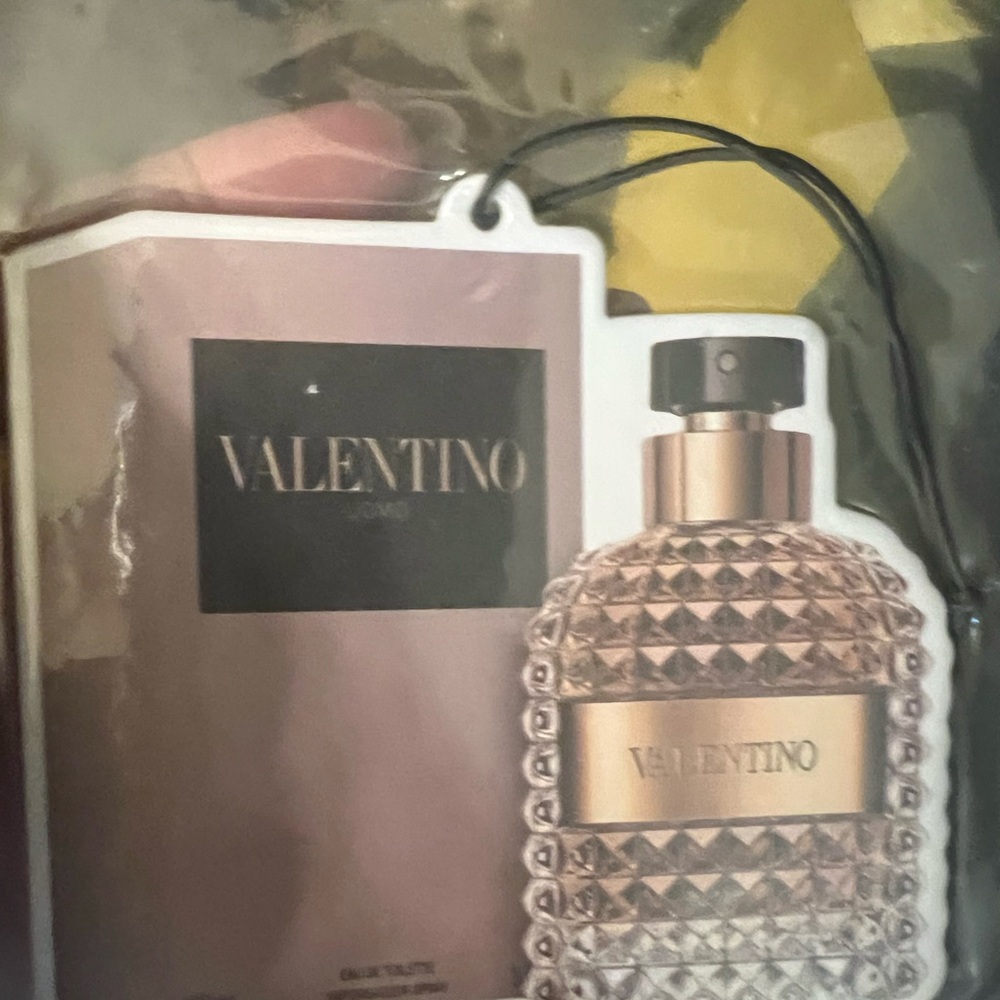 Valentino Uomo Fragrance Air Freshener - Picture 4 of 5
